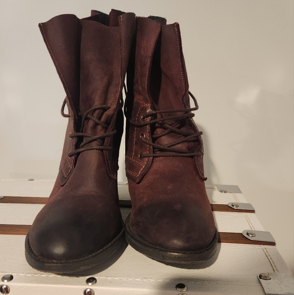 Steve Madden Burgundy Leather Boots - Picture 2 of 6